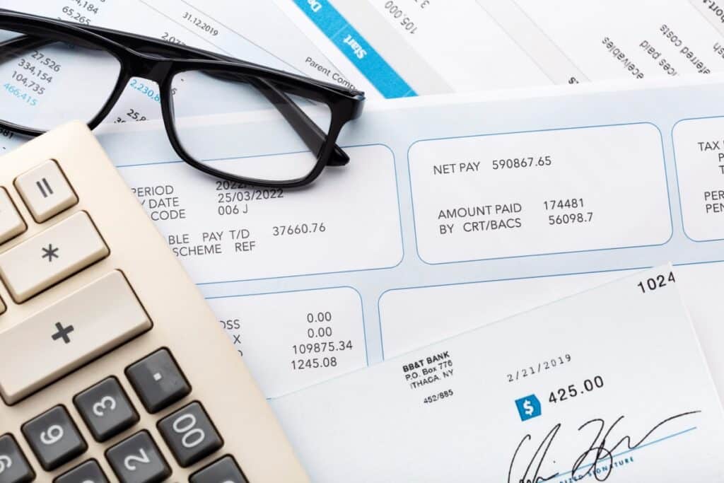 calculator-document-arrangement