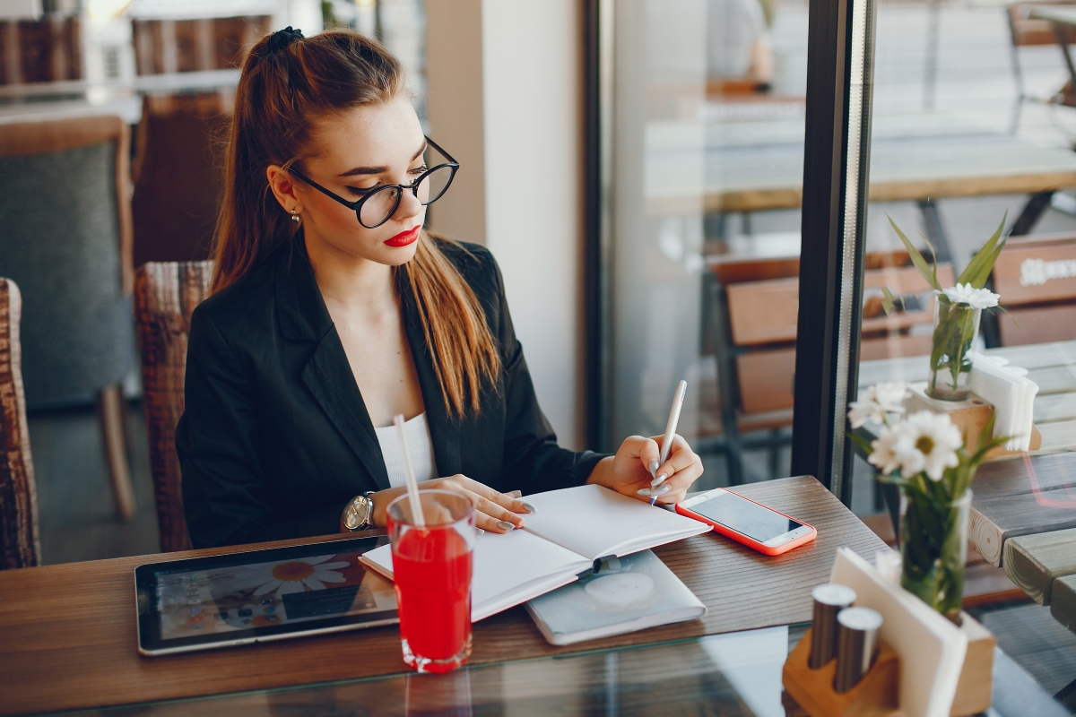 businesswoman-sitting